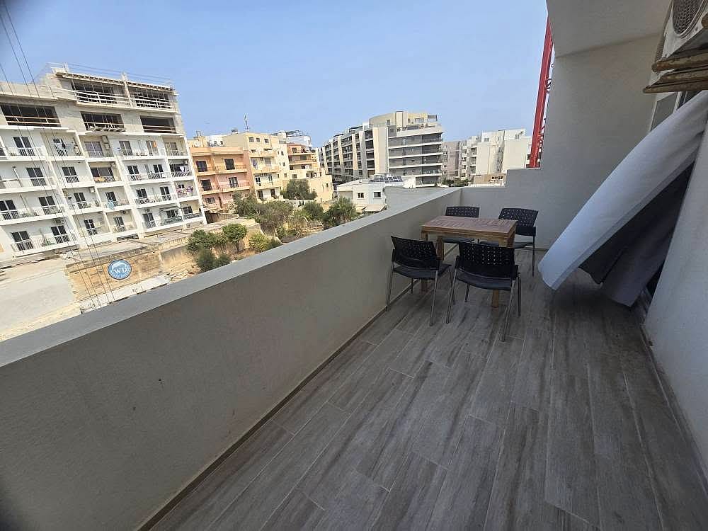 Apartment in Qawra - 2 beds — 2