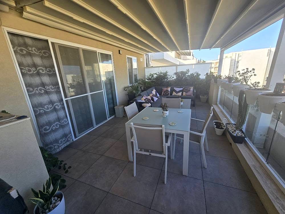 Penthouse in Qawra - 2 beds, 2 baths — 4