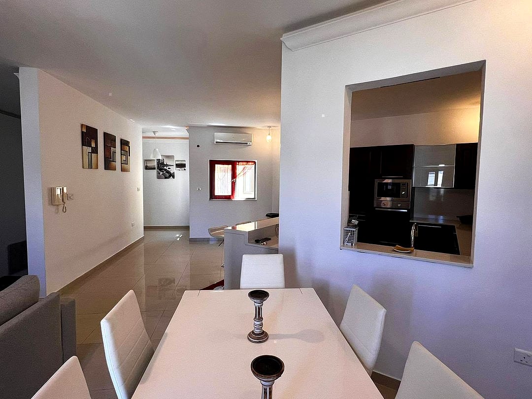 Penthouse in Naxxar - 3 beds, 2 baths — 2