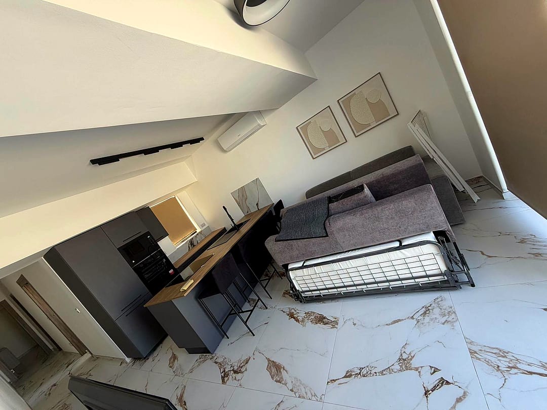 Penthouse in Mosta - 2 beds, 1 bath — 1