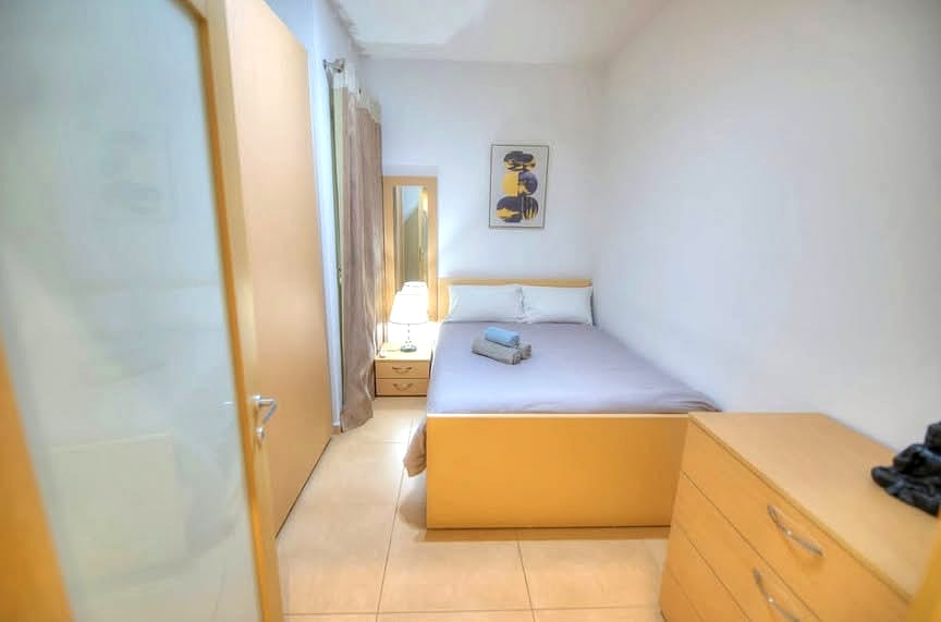Apartment in Sliema - 3 beds, 2 baths — 3