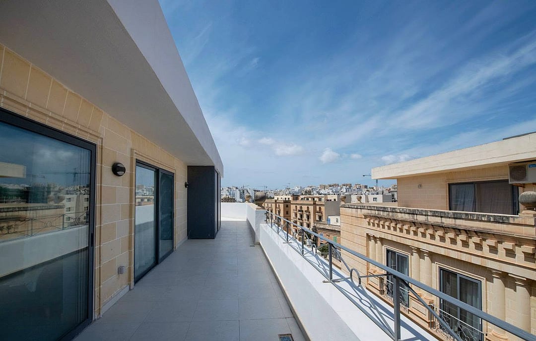 Apartment in Sliema - 2 baths — 1