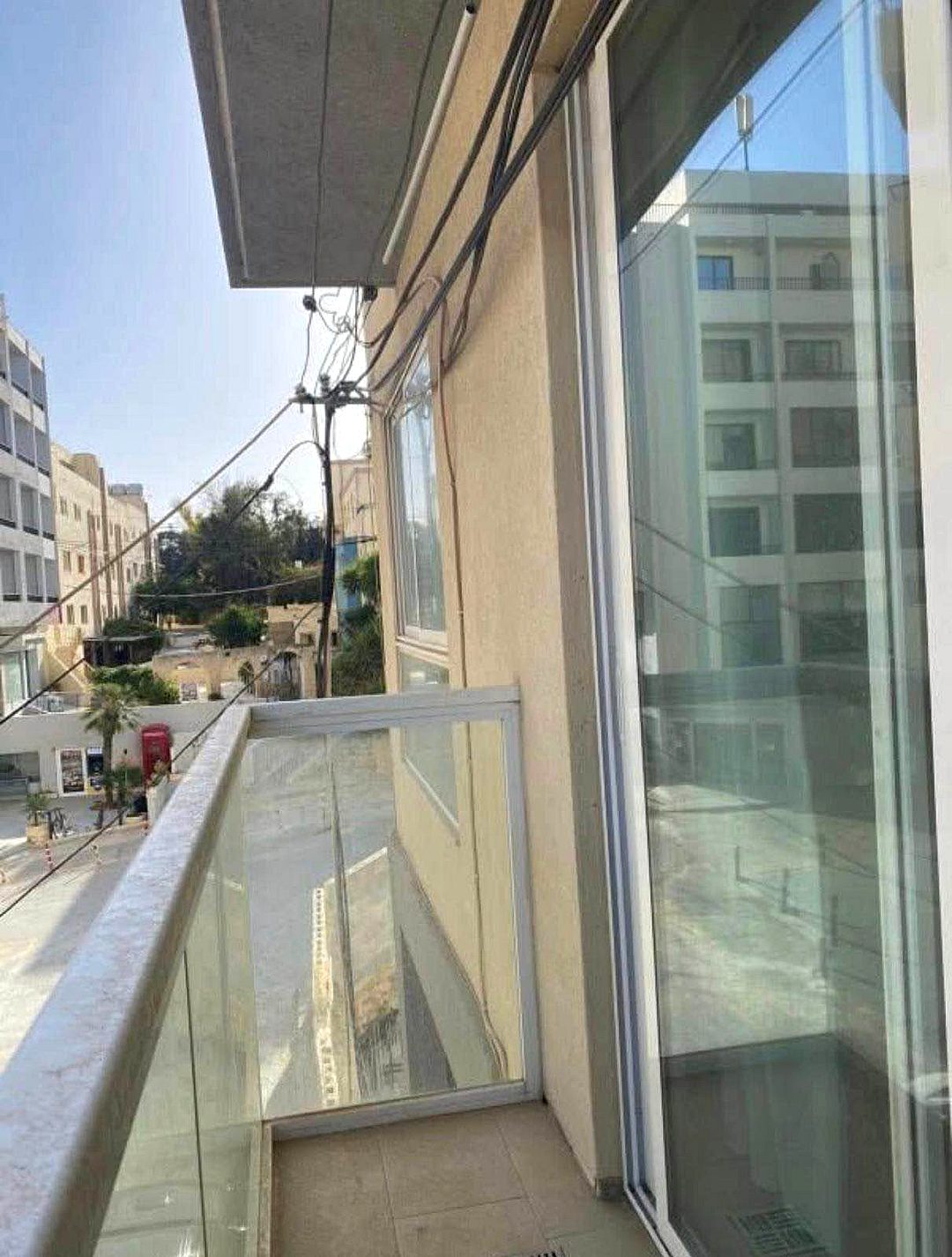 Apartment in St Julian's - 2 beds, 1 bath — 4