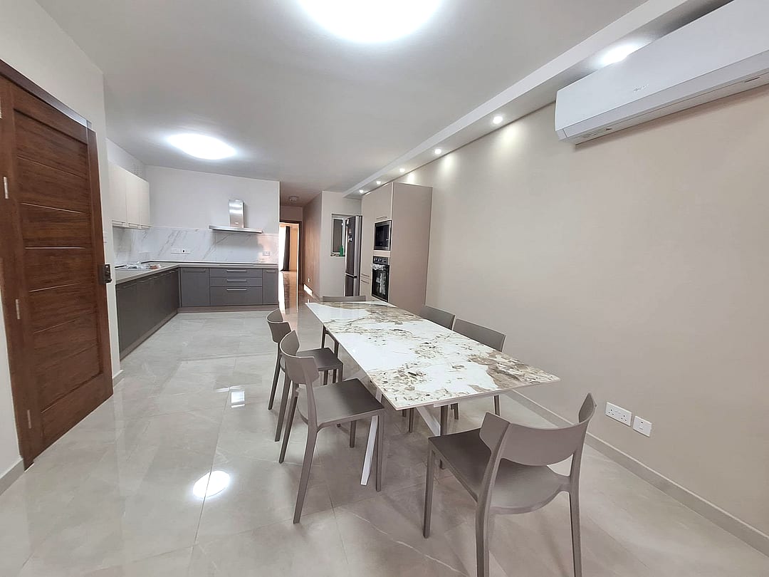 Apartment in San Giljan — 2