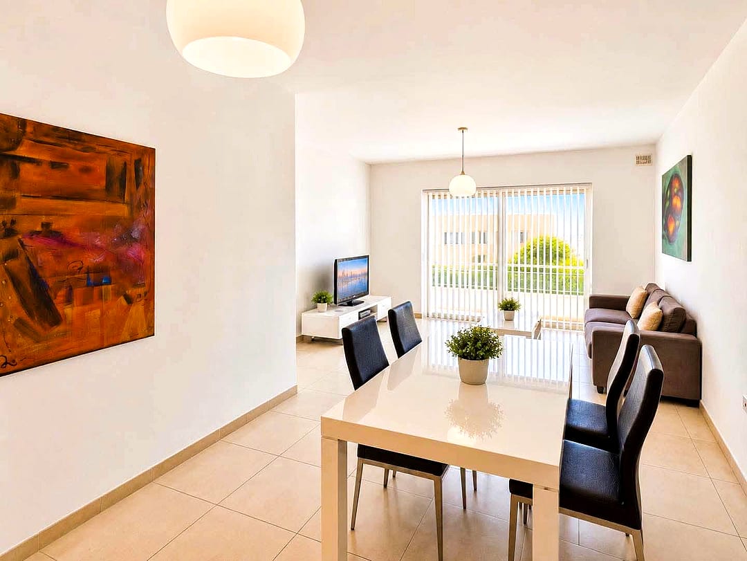 Apartment in Sliema - 2 beds, 2 baths — 1