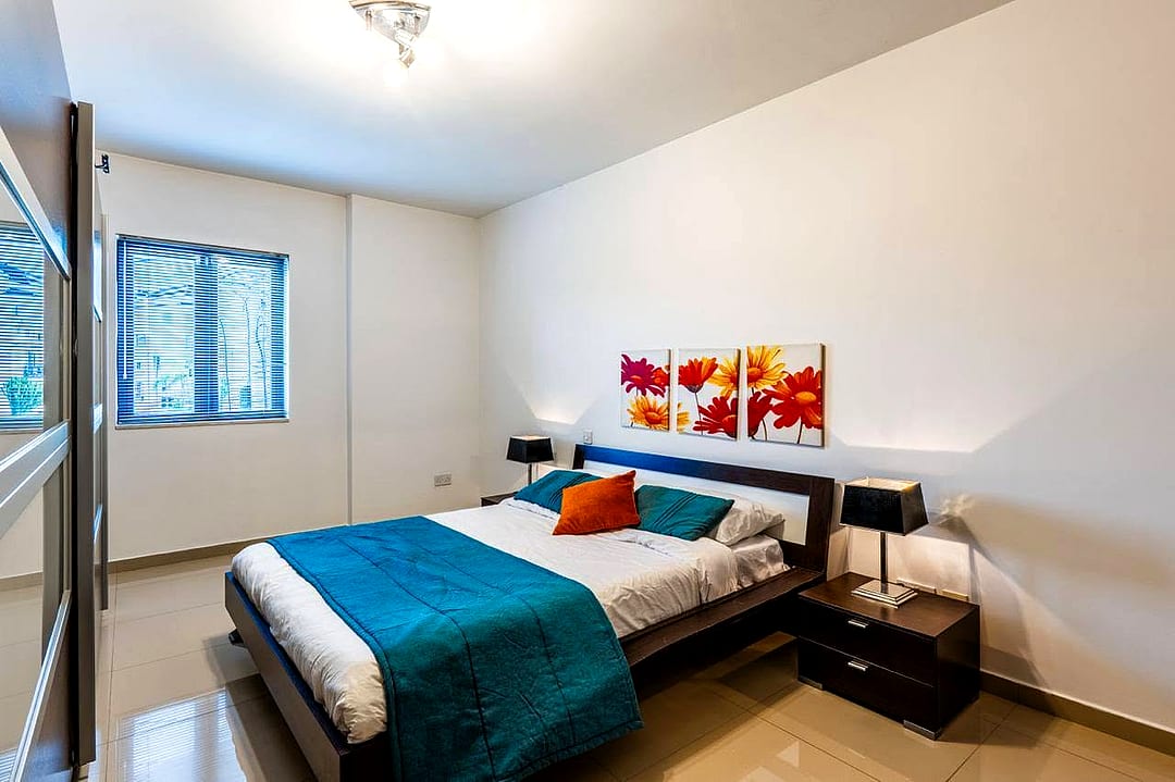 Apartment in Swieqi - 3 beds, 2 baths — 4