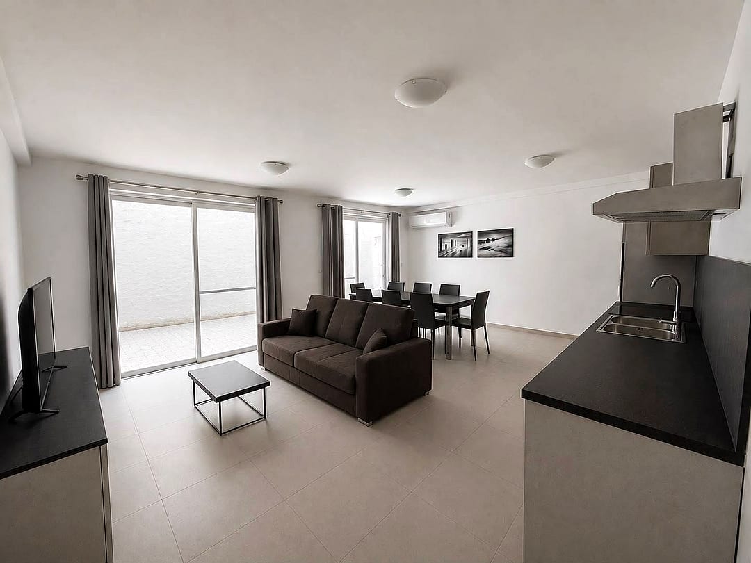 Apartment in Swieqi - 3 beds, 2 baths — 1
