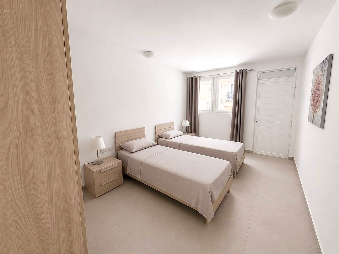 Apartment in Swieqi - 3 beds, 2 baths — 4