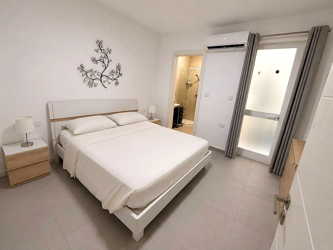 Apartment in Swieqi - 3 beds, 2 baths — 2