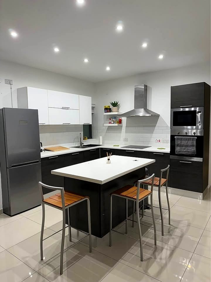 Apartment in Swieqi - 3 beds, 2 baths — 3
