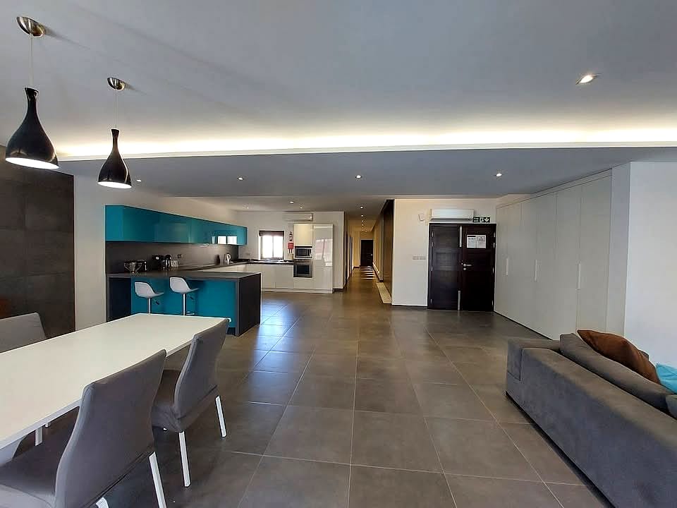 Apartment in Sliema - 3 beds, 2 baths — 4