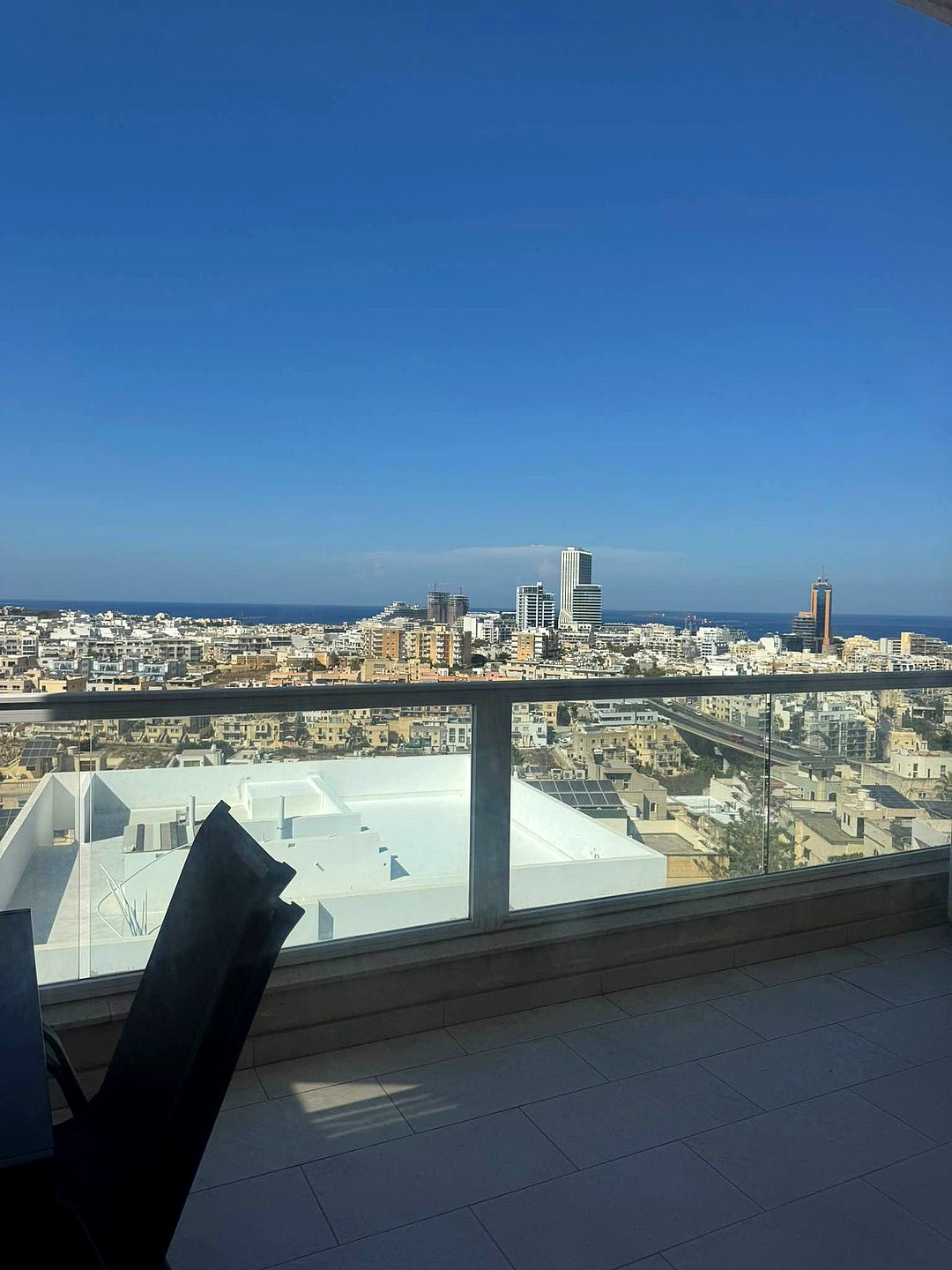 Apartment in Swieqi - 2 beds, 2 baths — 1