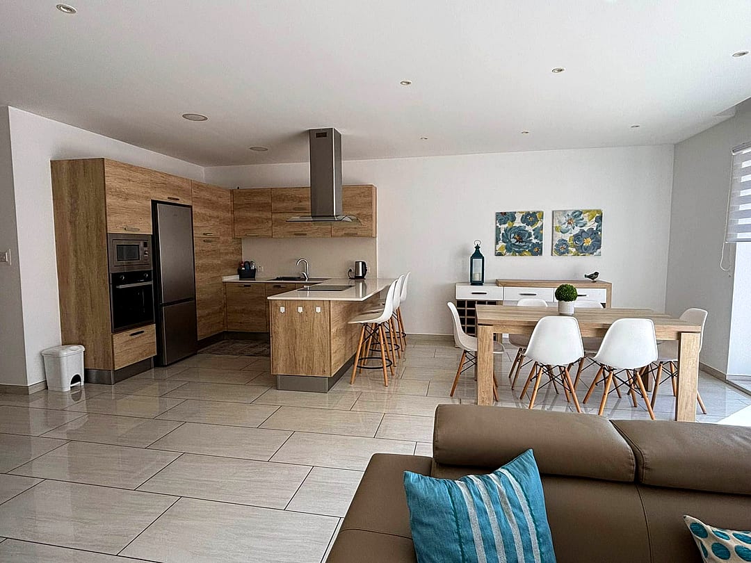 Penthouse in Gzira - 3 beds, 2 baths — 1