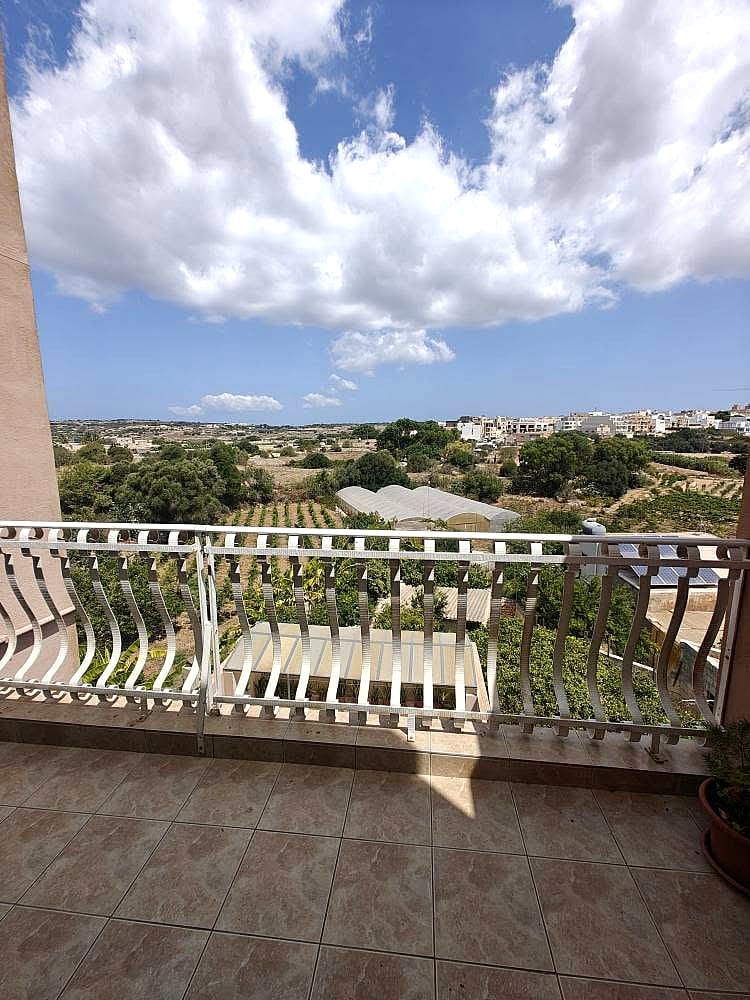 Apartment in Rabat - 3 beds, 2 baths — 2