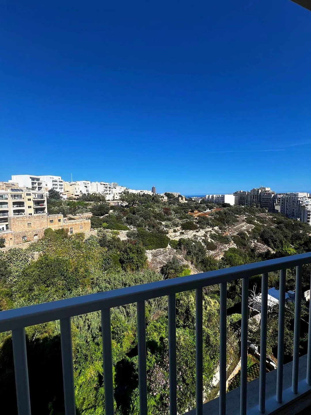 Apartment in St Julian's - 2 beds, 2 baths — 1