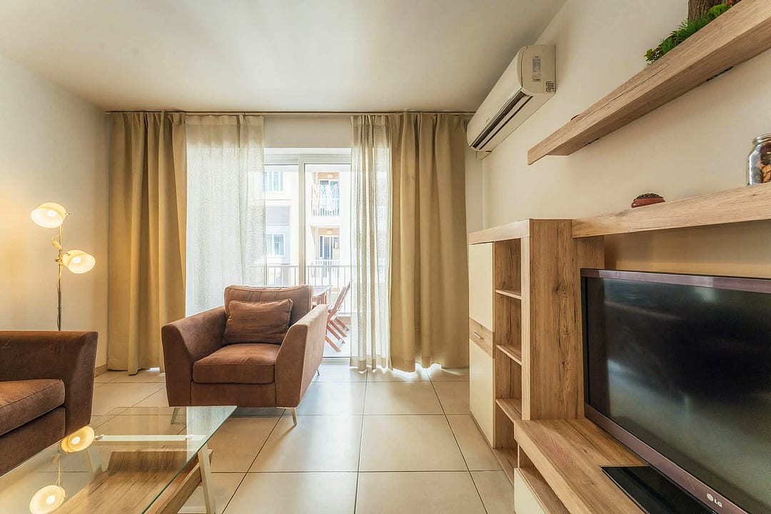 Apartment in St Paul's Bay - 3 beds, 2 baths — 2