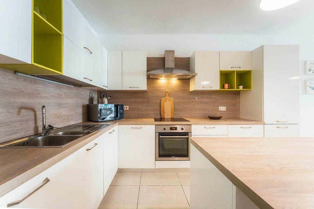 Apartment in St Paul's Bay - 3 beds, 2 baths — 1