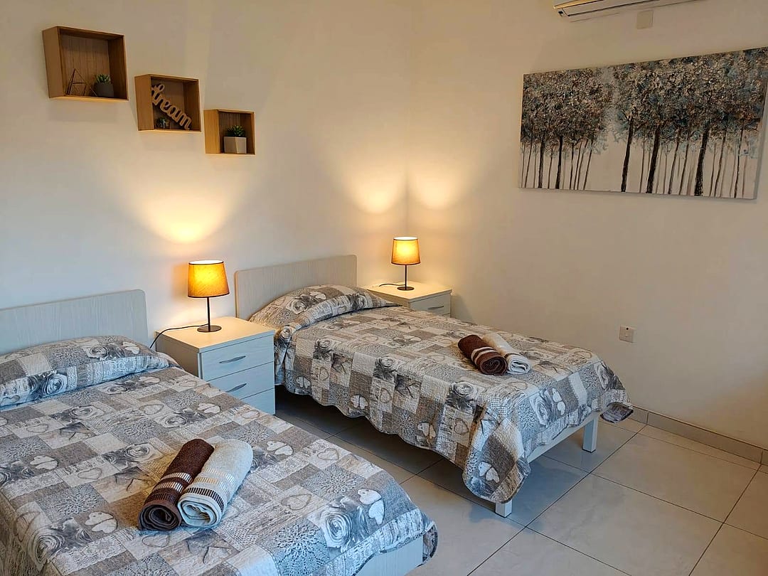 Apartment in Marsaxlokk - 3 beds, 2 baths — 5