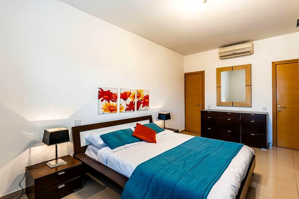 Apartment in Swieqi - 3 beds, 2 baths — 4