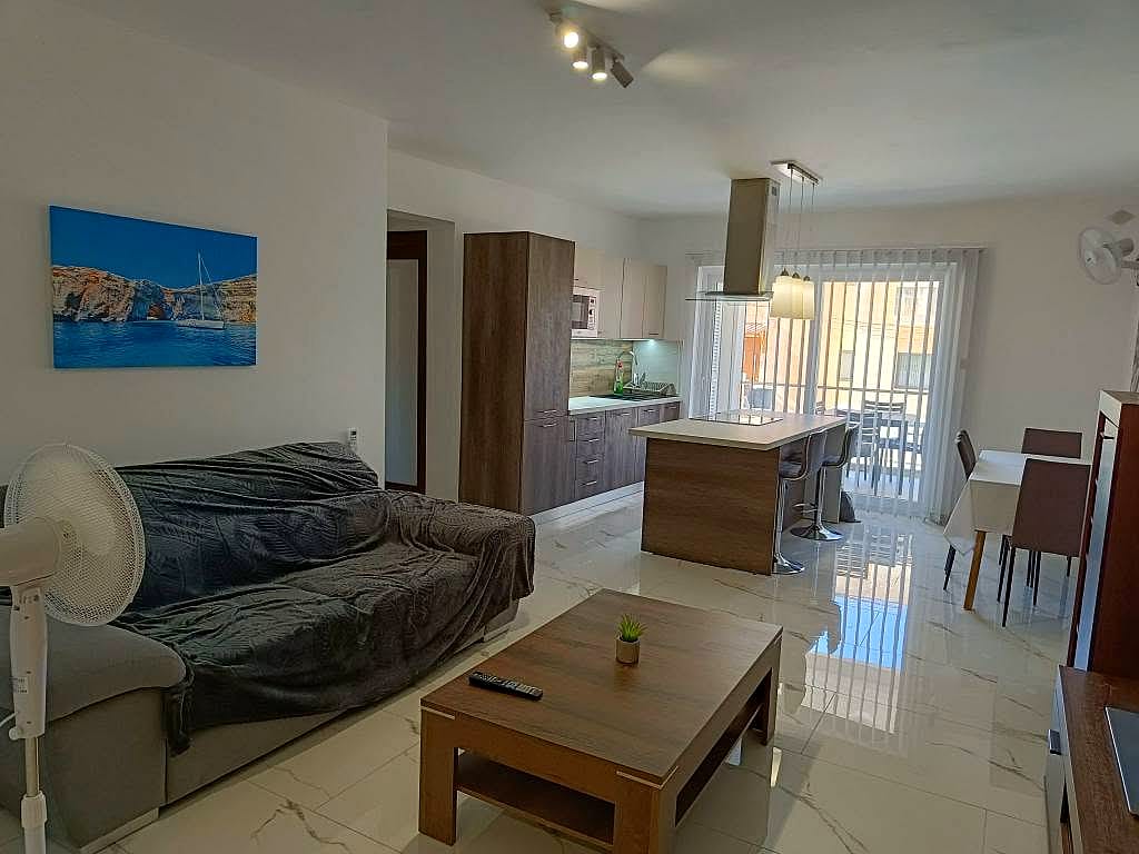Apartment in Swieqi - 2 beds, 2 baths — 1