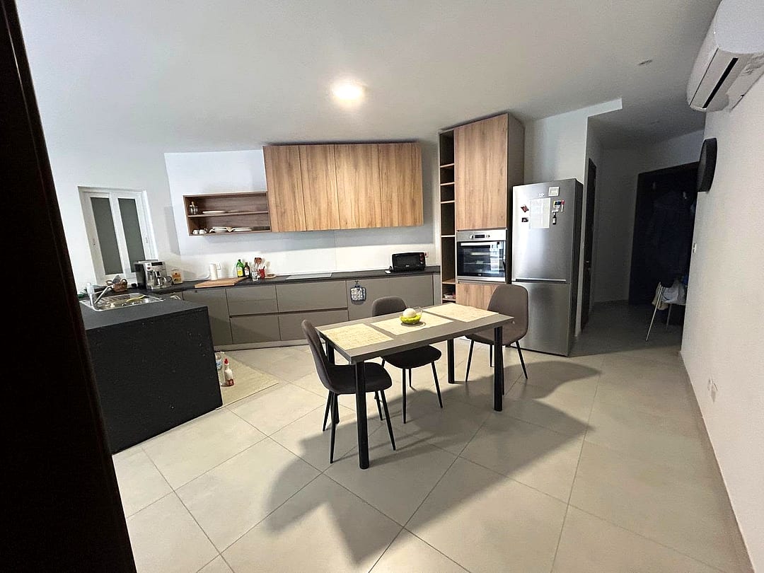 Apartment in Qawra - 2 beds, 2 baths — 1