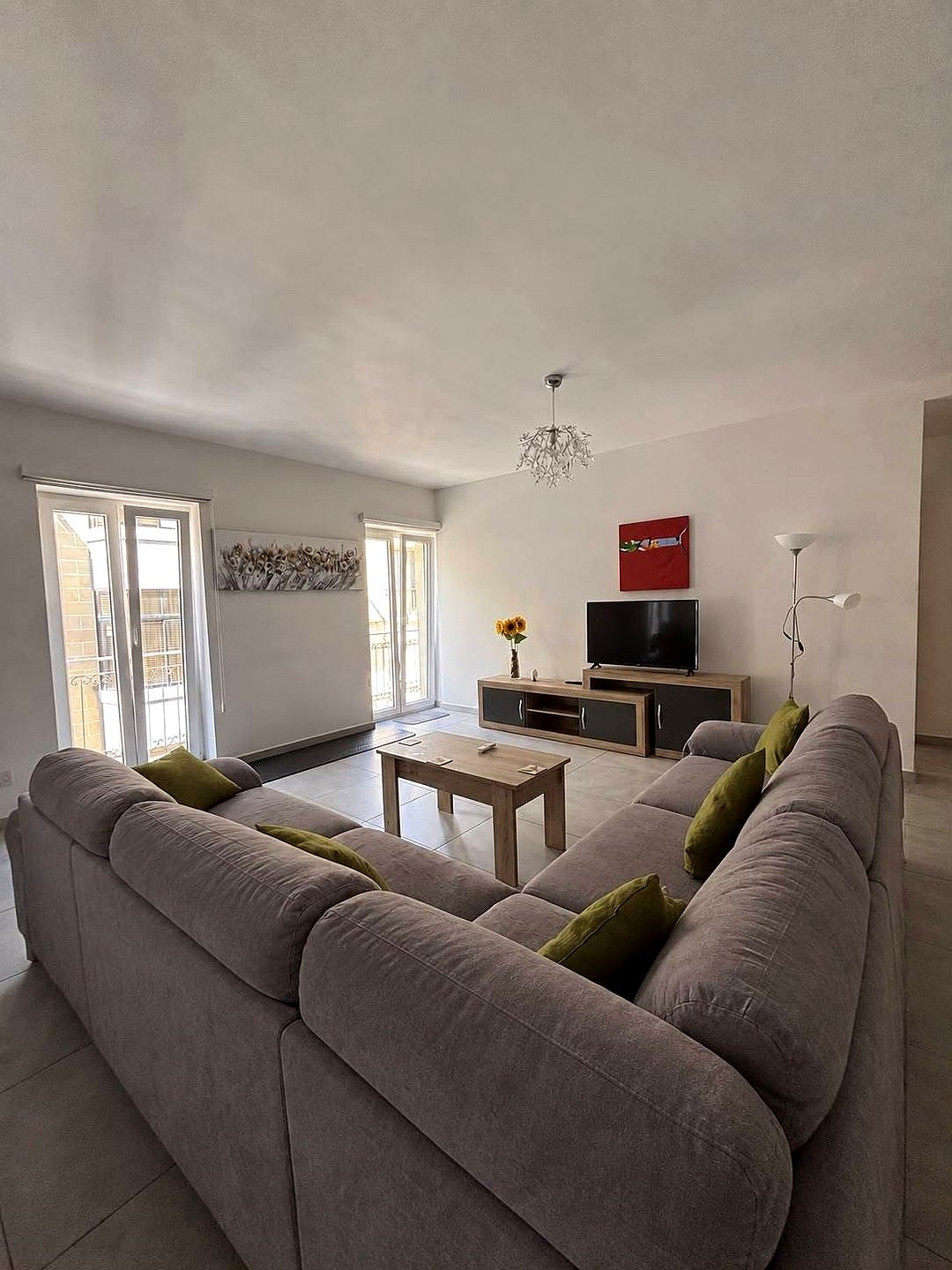 Apartment in Sliema - 3 beds, 2 baths — 1