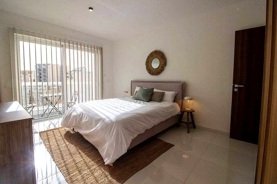 Apartment in St Julian's - 2 beds, 2 baths — 3