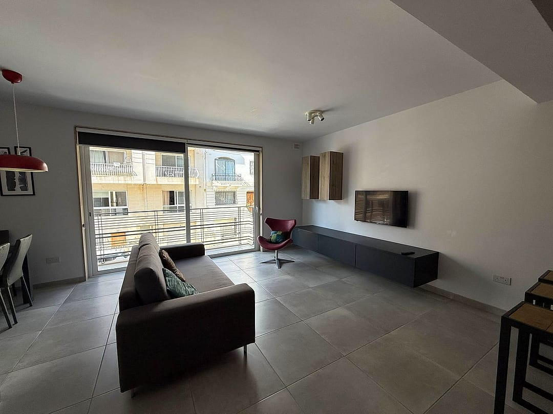 Apartment in Swieqi - 3 beds, 2 baths — 2