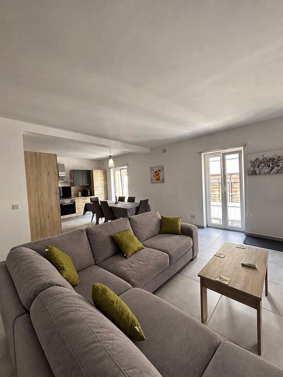 Apartment in Sliema - 3 beds, 2 baths — 3