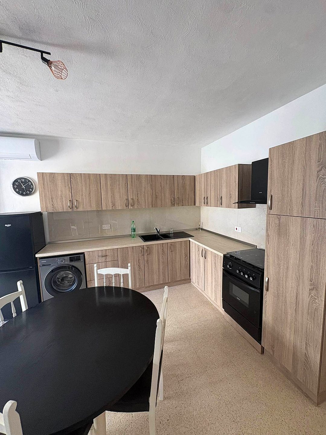 Apartment in Qawra - 2 beds, 1 bath — 1