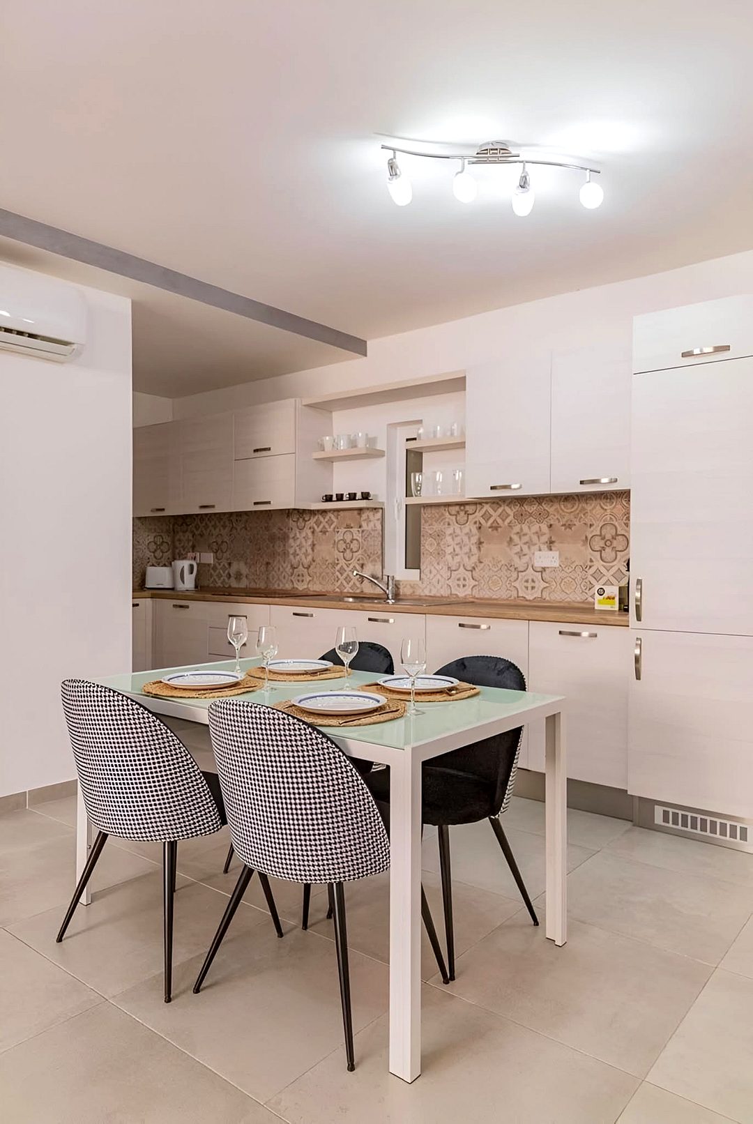 Apartment in Sliema - 2 beds, 2 baths — 1