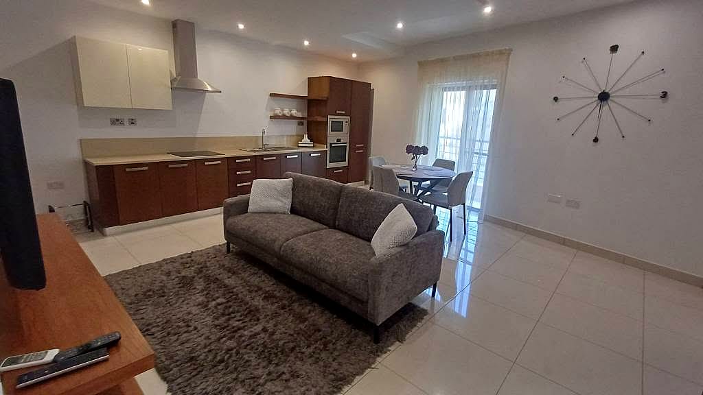 Apartment in Kalkara - 2 beds, 2 baths — 5