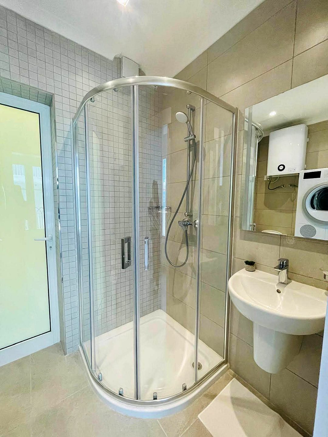 Apartment in Gzira - 2 beds, 3 baths — 4