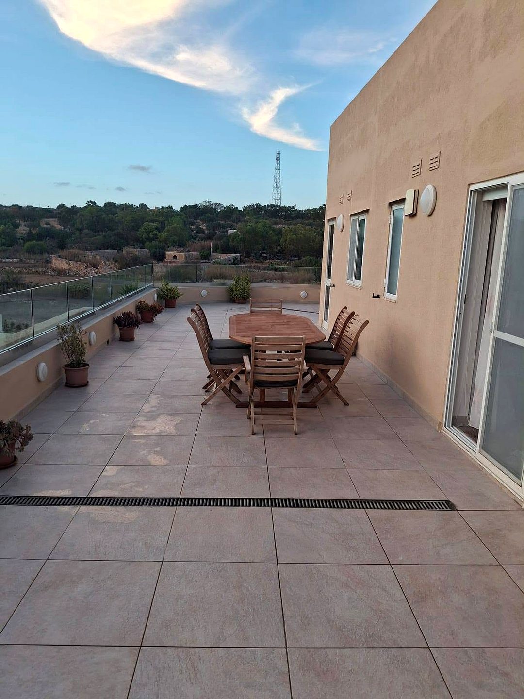 Penthouse in Iklin - 2 beds, 2 baths — 1
