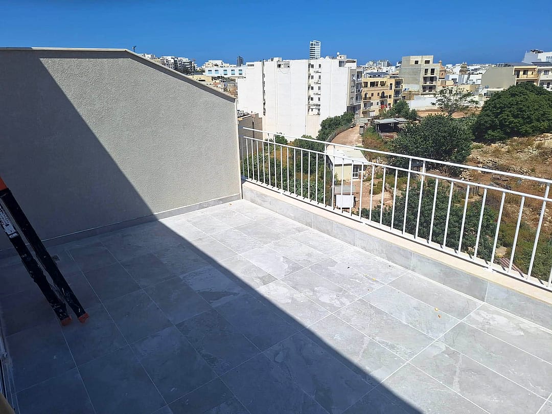 Penthouse in Msida - 2 beds, 2 baths — 1