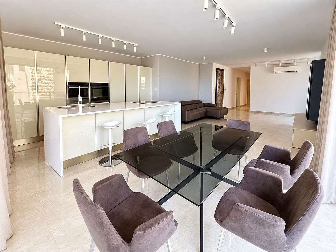 Apartment in Qawra - 3 beds — 4