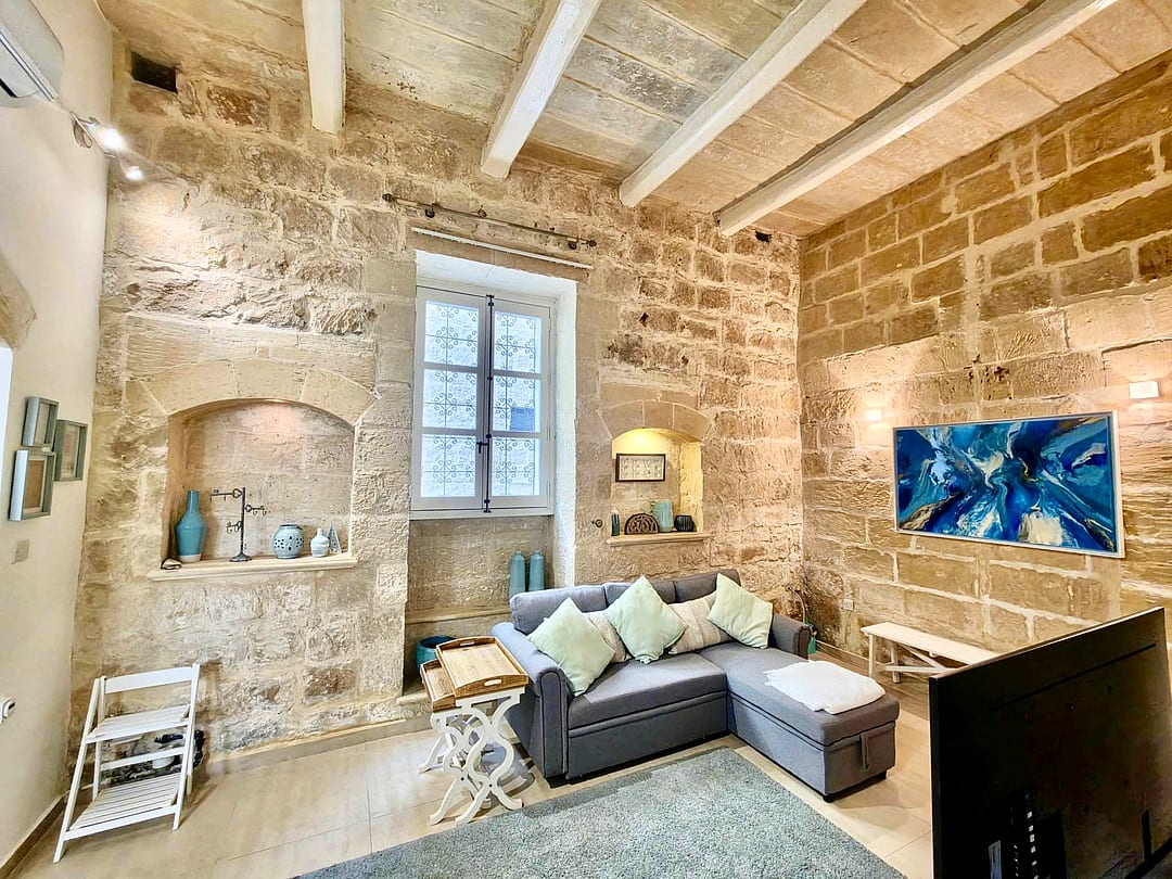 House in Zebbug - 2 beds, 2 baths — 1