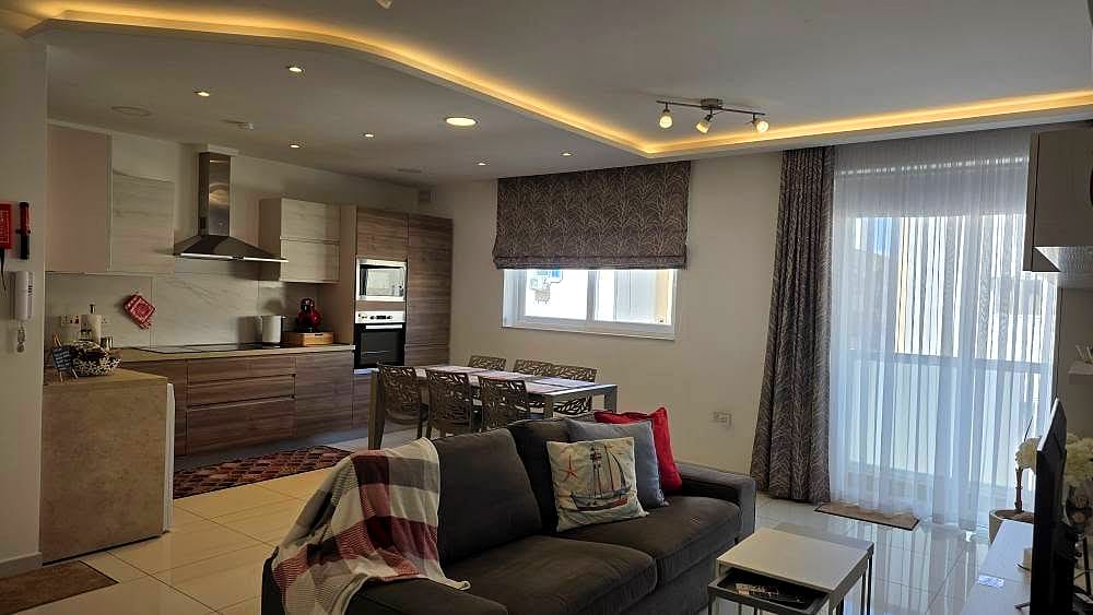 Apartment in Qawra - 3 beds, 2 baths — 1