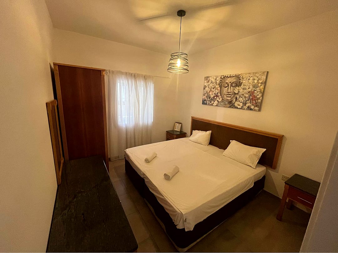 Apartment in Qawra - 3 beds, 1 bath — 3