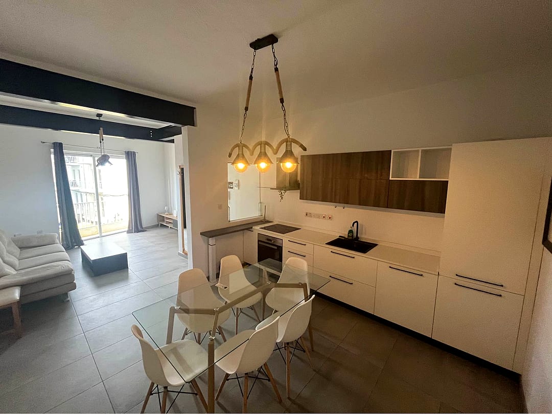 Apartment in Qawra - 3 beds, 1 bath — 4