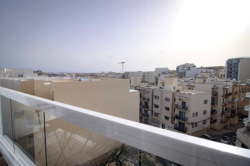Apartment in San Giljan - 2 beds, 1 bath — 3