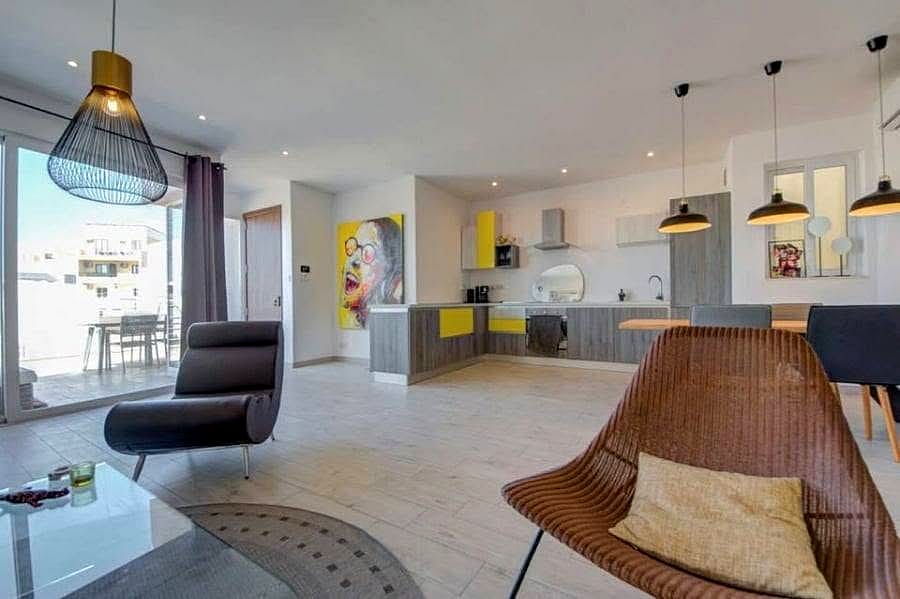 Penthouse in Marsaskala - 2 beds, 2 baths — 4