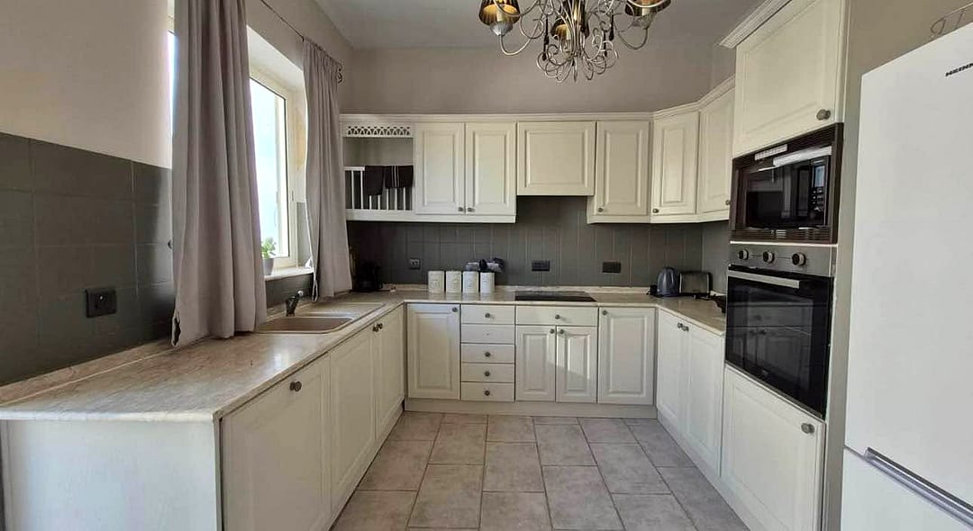 Penthouse in Sliema - 3 beds, 2 baths — 4