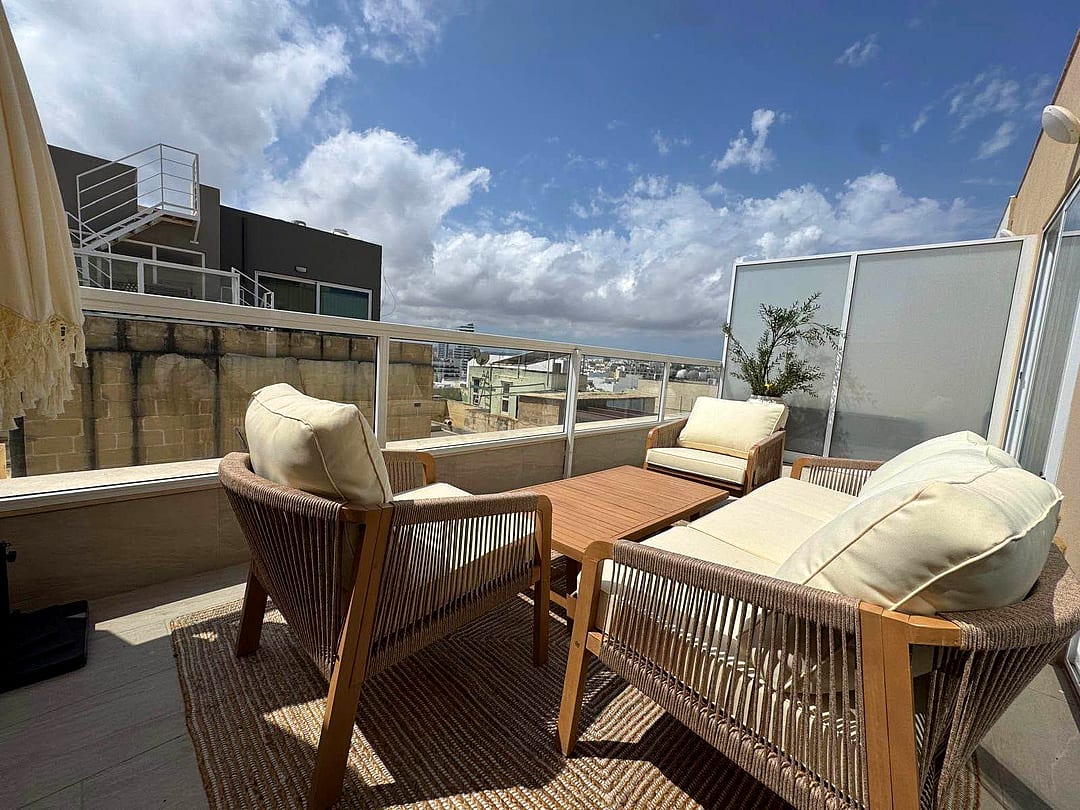 Penthouse in Sliema - 2 beds, 2 baths — 1