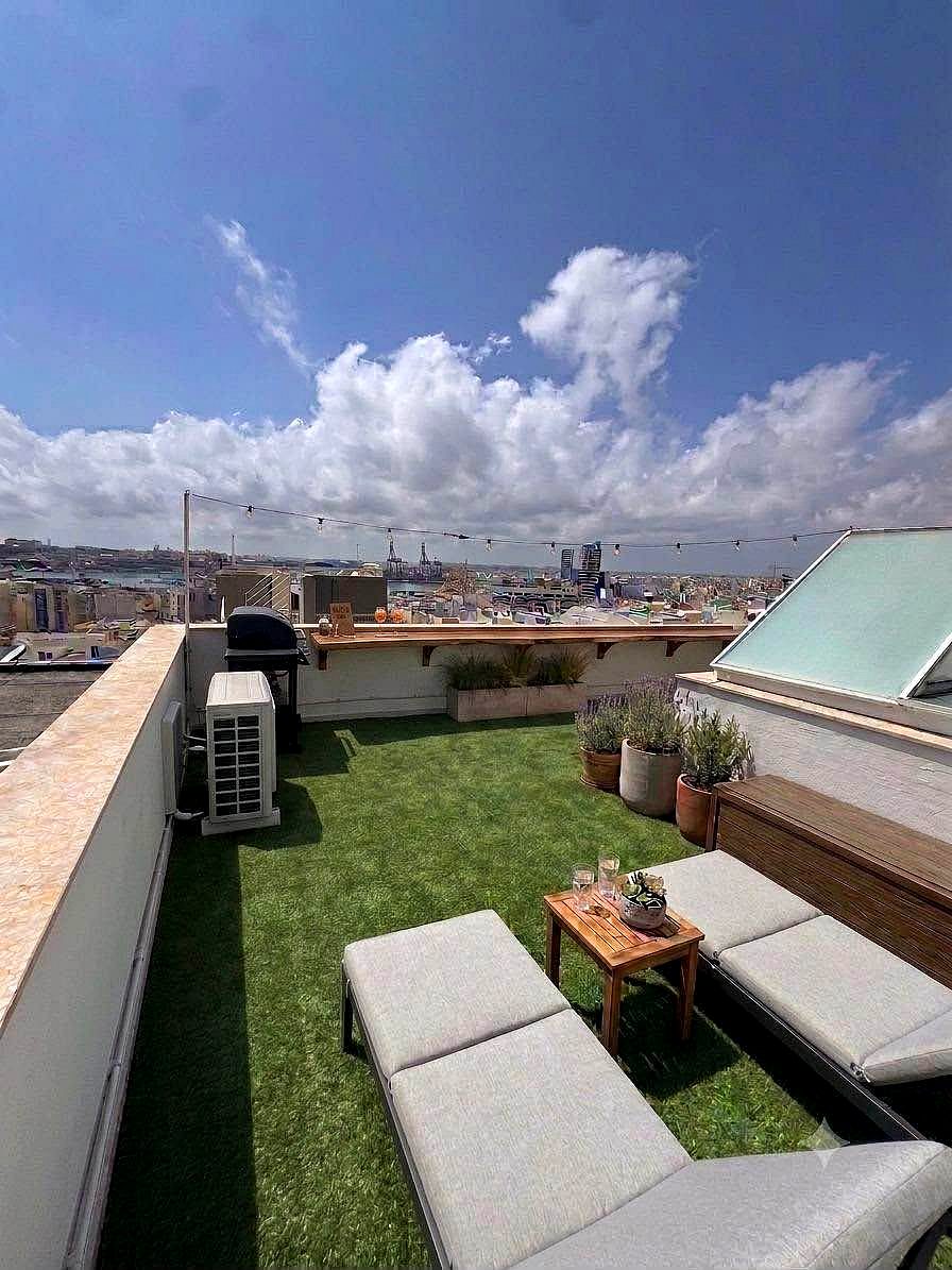 Penthouse in Sliema - 2 beds, 2 baths — 2