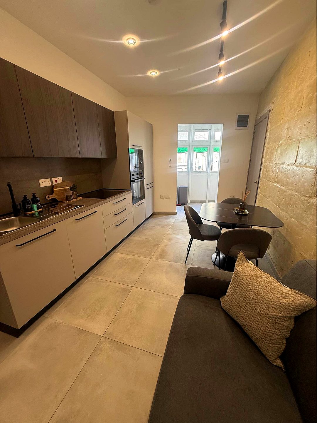 Apartment in Sliema - 2 beds, 2 baths — 3