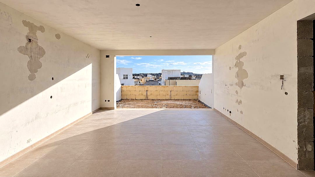 Penthouse in Mosta - 2 beds, 1 bath — 2