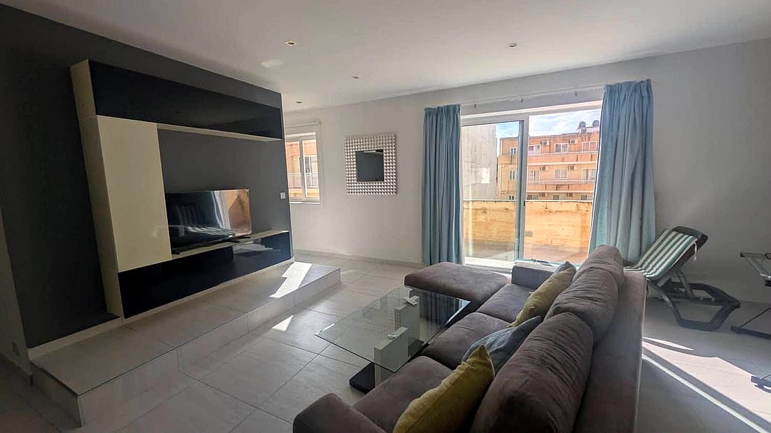 Penthouse in Sliema - 2 beds, 2 baths — 1