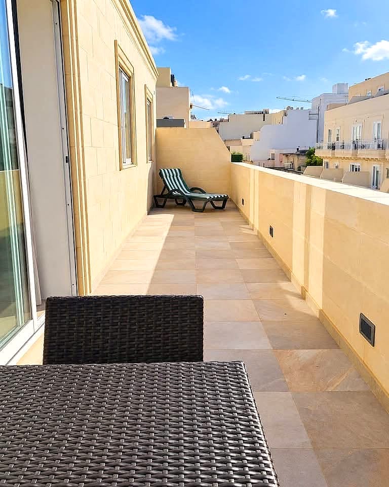 Penthouse in Sliema - 2 beds, 2 baths — 4