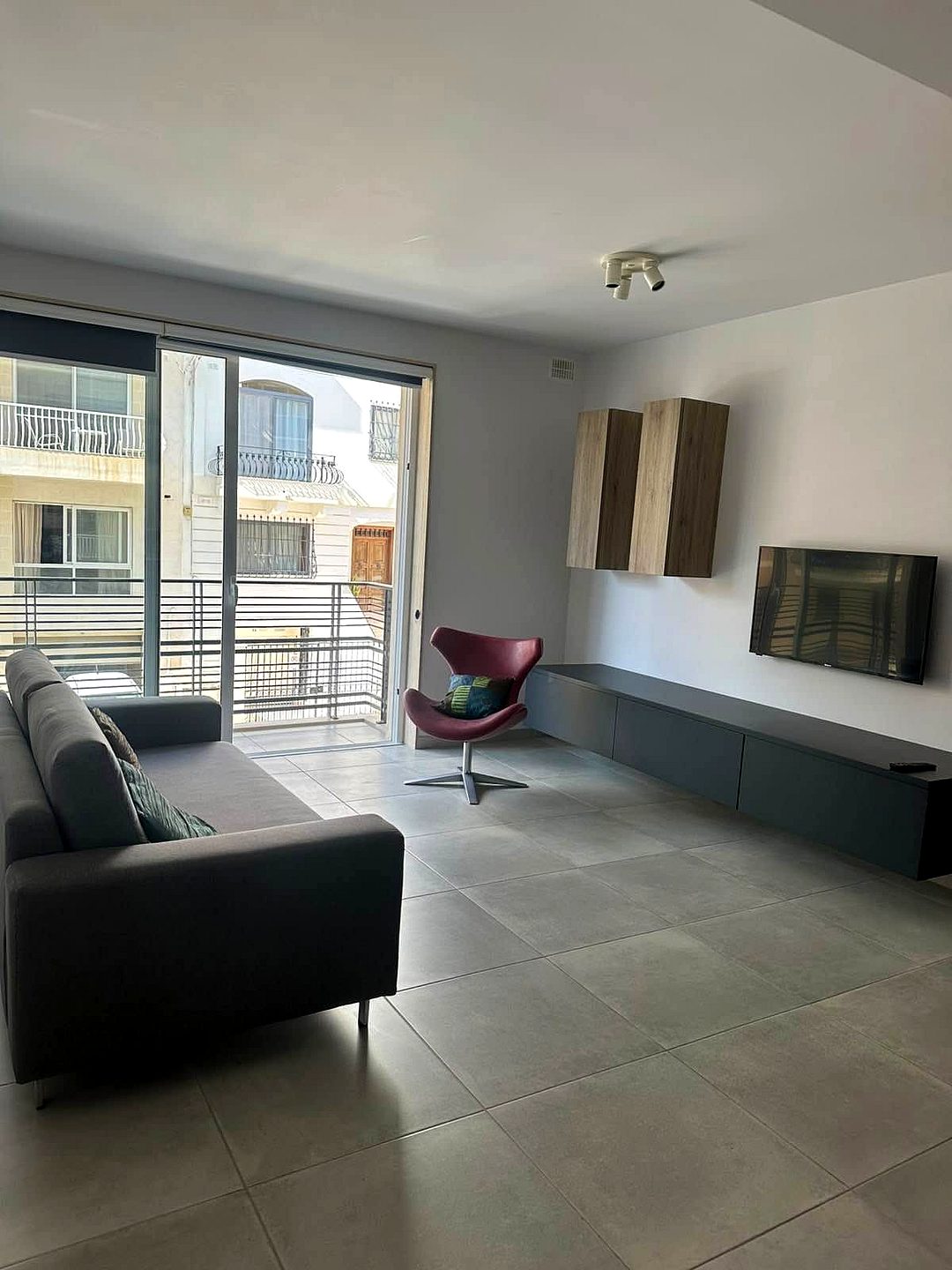 Apartment in Swieqi - 3 beds, 2 baths — 1